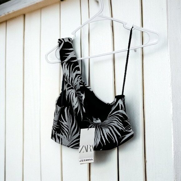 NWT Zara Women's L Cropped Asymmetrical Black and White Floral Tank Top - Picture 2 of 4